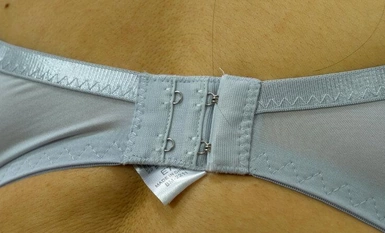 KBMS-166 穿胸罩的莫伊