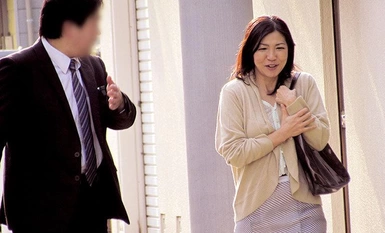 ERDM-102 搭訕50多歲和40多歲的熟女。