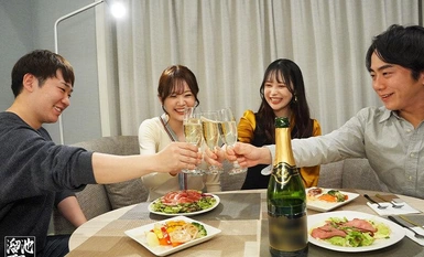 MEYD-916 隣人夫婦NTR ～ドアでつながれた2つの部屋〈コネクティングルーム〉に宿泊した2組の夫婦～ 天馬ゆい 結城のの