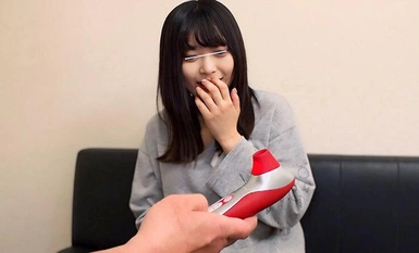 MFO-067 【配信限定】性器の大勝負！！巷で話題の吸うヤツVSデカチン18cmどっちが気持ちイイのか？生検証 ウーマ●イザーもデカいおち●ちんも両方試してもろて謝礼は金一封ともれなく中出しvol.01