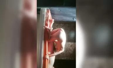 직장에서 피곤하고 휴식을 취할 클럽을 찾았는데, 나는 꽤 많은 트릭을 할 것이라고 기대하지 않았습니다.