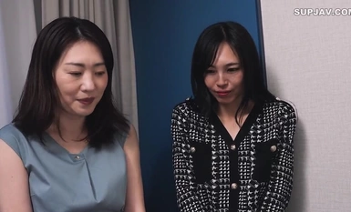 FC2-PPV-4411770 980 点至 5 月 8 日 [三人行，女同性恋] 两个美丽的女巫第一次缠绵在一起。*未经审查的原始中桥。