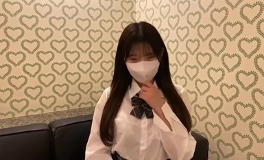 FC2-PPV-4408831 [隱藏的寶藏] 19 歲前啦啦隊長 Ui-chan 人生第一次生中出。神風和F罩杯只有這裡。直到三月我還是高中生~我不會後悔的。數量有限。如果被發現，就會立即結束。