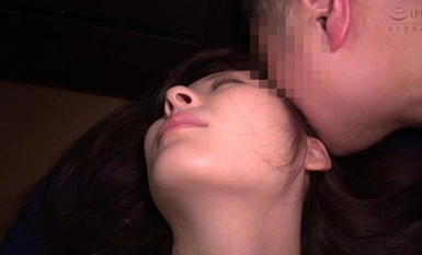TUE-148 恶魔的犯罪镜头：闯入独居妇女的房间，使她昏迷，然后在里面强奸她。
