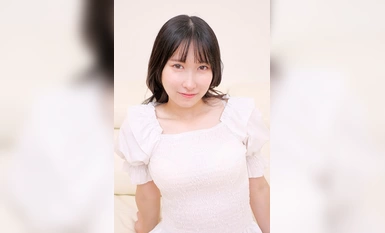 IENFH-32502 某名牌大学的正经女大学生在赤身裸体的情况下感到非常尴尬和不耐烦！她敏感的阴道口被紧紧抓住，她想要被干到里面最深处，于是她的湿漉漉的阴道被插得又生又滑！栗宫绘里香的阴道被插入深处后变得紧绷...