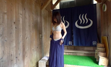 BANK-167 善良、美丽的妻子，朴实、娇小、苗条、童颜的妻子，Mayu，27 岁。