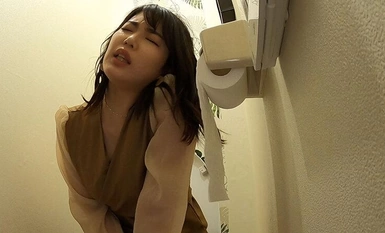 PYM-474 女子トイレ放尿オナニー 覗かれた変態女子流出映像