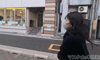 FC2-PPV-4382138 奇跡の復活！！凍結からの再販売！！１８歳、美巨乳！！Gカップ、完全顔出し、大学１年生、色白シルキースキン！！トランクルームの影に隠れて、やりたい放題！電車丸見え立ちバック！！野外露出、野外SEX、中出