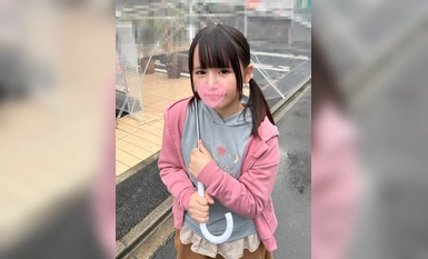 CHIB-003 Hindi ko mapigilan ang aking pagnanasa kapag nakikita ko ang mga inosenteng ngiti nitong dalawang napakaliit na batang babae...Isinukso ko ang aking napakalaking titi sa ahit na bitak at patuloy na nililigawan ang mga ito hanggang sa lahat sila a