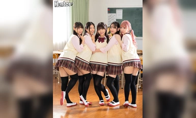 HUNTC-121 过膝高筒裤 x 迷你裙 = 绝对面积连裤袜！学校 99% 都是女生！这就是为什么所有的女生都没有保护措施，每天都是绝对的内裤玻璃天堂！就连我这个害羞的男生...