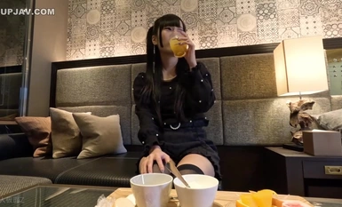 FC2-PPV-4364209 みお(19)可愛い巨乳JDの初アナル貫通動画本編と別のアングル。声も顔もおっぱいもかわいいのだけど、一番かわいいアナル貫通の一部始終を観察