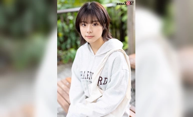 MOGI-132 [初次拍摄] 在西餐厅打工的女大学生 奇迹美少女，经验不足，却比别人更喜欢情色。 有一天 有一天