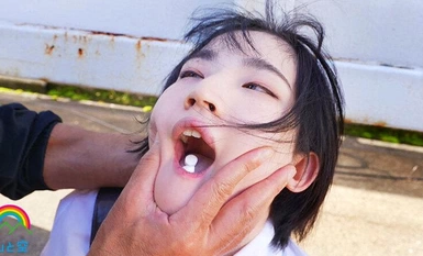 SORA-522 通姦追蹤：上學路上的通姦？ ？別舔它！我代表公眾，懲罰同性戀老師和不守規矩的女臭小子！ J型困催情坐月子