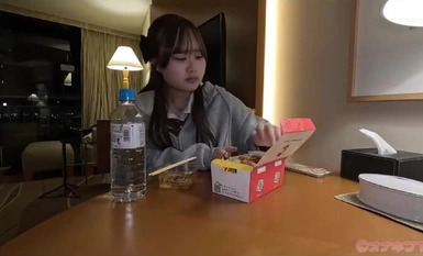 FC2-PPV-4353819 仅限几天 30%OFF [完全公开] 爆乳18岁少女，我在交友服务上认识的，当时毕业旅行心情好，就上了她。她是我的闺蜜，她是我的闺蜜，她是我的闺蜜，她是我的闺蜜，她是我的闺蜜，她是我的闺蜜，她是我的闺蜜。