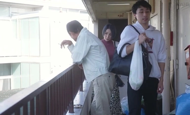 DLDSS-280 美丽的妻子被住在隔壁垃圾房的无敌怪物大叔变成了放荡、敏感、早泄的人，乳头粘胶折磨圣希巴里。