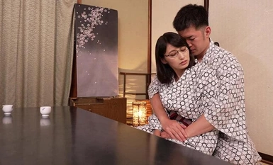 MOND-267 与我梦想中的女老板本田瞳在一起