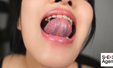 AGAV-103 Một người phụ nữ có khuôn mặt đĩ điếm với cái lưỡi ngoằn ngoèo, Celia Aizuki