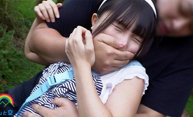 SORA-517 Pelekat Cinta Sejati Mengintip Yamanashi City Eskalator Jenis A Penculikan Bertubuh Pendek Payudara Kecil Serangan Dadah Rogol Basah Tidur Rogol
