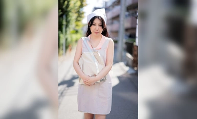 Ang AQSH-110 na si Azusa Tani, isang busty na asawa na nangungurakot ng pera mula sa kanyang part-time na trabaho para sa kanyang asawa na nahihirapan sa pananalapi, ay nahuli ng manager ng tindahan at ibinenta sa isang maybahay.