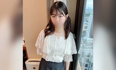 FC2-PPV-4342408 苍老师，19 岁。曾是地下偶像团体的人气成员，被活活干死！她与他亲热时浑身湿透，而当她喷出大量水液时又会感到尴尬。她拥有敏感的身体，在被插入的瞬间就会融化！