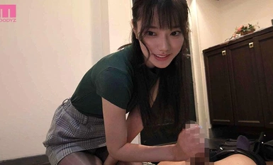MIDV-640 Bạn có muốn uống nữa ở đàn anh của tôi không? Cô phải lòng sự cám dỗ của một nữ nhân viên cấp dưới mặc quần lót. Cô bị trêu chọc bằng cách thì thầm những lời lẽ tục tĩu và làm việc tay chân, và sự nhạy cảm của cô vẫn tăng lên. Ngay cả sau tập đầu tiên, cô vẫn tiếp tục quan hệ tình dục 17 lần.