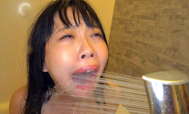 JRBA-020 当她偷偷给叛逆的外甥女下利尿药并带她去强奸时，她失去了耐心，大小便失禁，出现了尿慌。