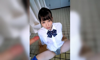 JRBA-020 当她偷偷给叛逆的外甥女下利尿药并带她去强奸时，她失去了耐心，大小便失禁，出现了尿慌。