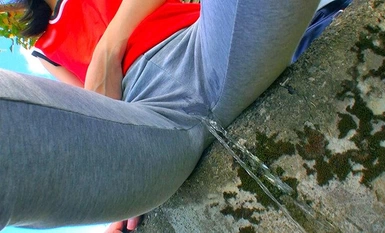 JRBA-020 当她偷偷给叛逆的外甥女下利尿药并带她去强奸时，她失去了耐心，大小便失禁，出现了尿慌。