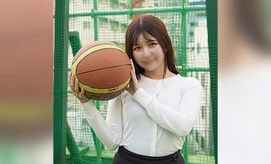 FC2-PPV-4330270 【無/初撮】학교의 마돈나! 절친한 친구를 NTR, 스포챠로 놀고있는 도중에 흥분하여 야외에서 그대로 거근을 삽입. 특전 포함