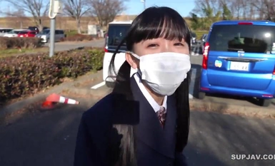 FC2-PPV-4327193 初撮影・顔出し！！明日まで限定！！えっ！？君は何歳なの！？まるで可愛い女のパンティーと溢れ出す愛液に理性崩壊・・・世の中に背徳感を感じ罪を覚悟で生中出し！！