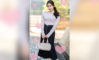 FC2-PPV-4327800 *Thời gian có hạn* Chị gái xinh đẹp của căng tin trường, 32 tuổi. Chuyện tình bí mật tại khách sạn với một chàng trai kém 10 tuổi và một sinh viên đại học!!