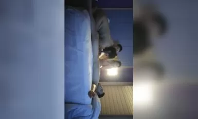 Bốn giờ sáng [Vợ Hoán đổi và Thăm Hoa] hẹn 4P với cặp đôi tốt trong khách sạn, hai nữ thần xinh đẹp quyến rũ lần lượt làm tình và rên rỉ