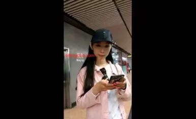 猥琐摄影师带小嫩模去香港拍写真 找机会下药迷翻带回酒店各种姿势啪啪啪