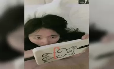 爆干骚妹双马尾粉穴JK装妹子和炮友啪啪，翘起屁股用笔插菊花手指扣弄抽插猛操