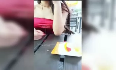 레드 울트라 쇼트 청삼 거리 촬영 유출 6