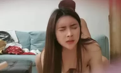 The flower skirt beauty put on the stewardess uniform and looked like a Xinjiang beauty. One of the most beautiful baby fat goddesses with high heels and beautiful legs spread open and was fucked to death by the old man