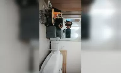 良家小姐聊天記錄各種撩飯店相擁好親熱苗條美腿射了半套精液妹提著調侃