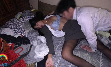SORA-515 愛上帶回家的強暴、性毒品、討厭她的性騷擾上司，用春藥軟禁她，把她變成專門進行性處理的辦公室女孩木下希瑪麗