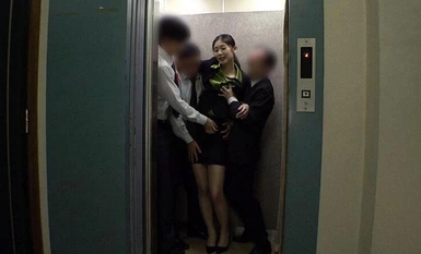 KTB-081 无法忍受你的妻子穿着西装，喝得醉醺醺的，而且还放松了警惕！