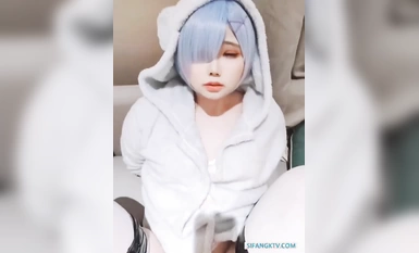 推特13萬粉蘿莉風coser可鹽可甜TS娘【小舞醬】露臉私拍，嗲聲嗲氣3P前後夾擊直男最愛(1)
