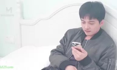 Vương quốc tuyệt đối・LY-057・Bài học trải nghiệm tình dục từ cô em gái ngực đẹp・Bài học đầu tiên về việc mất trinh・Zitong