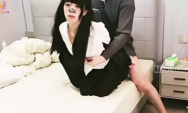 บริกรนาย MRTU ฝึกทาสทางเพศในการฝึกสาวโรงเรียนทาส JK ทาสพิเศษและ fucks เขาอย่างหนักจนเขาหมดสติและไม่สามารถจับหีของเขาได้และน้ำอสุจิก็ไหลอย่างดุเดือด