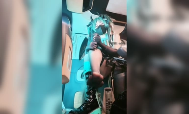 Wein Hatsune Miku but berkaki ayam sutera hitam (1)