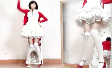 Twitter ฝังผู้กำกับ Bai Silu และ Lolita เต้นและช่วยตัวเองจากสองมุมมอง