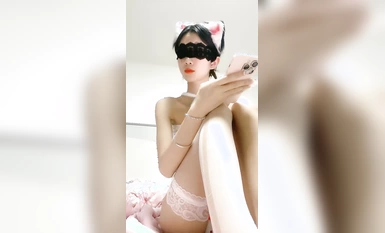 Kecantikan sekolah pergi ke laut! Angka itu hanyalah YYDS [Telur Kacau Tomato] Pinggang kecil dan punggung kecil ini dipintal sehingga membuatkan orang berasa gatal Mereka berada pada usia terbaik dan dalam keadaan terbaik.