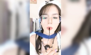 主播【喷水原味姐】人气尤物颜值女神，模特身材，天生淫娃骚出天际，情趣发骚道具自慰(3)