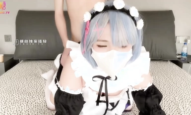 매력적인 기질을 지닌 요정 Xiao Min'er는 만화 전시 루틴을 갖춘 아름다운 소녀입니다. Rem 소녀는 눈물과 질내 사정으로 그녀의 보지에 좆되고 좆됩니다.