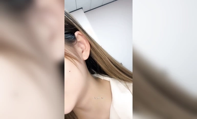 重磅~新尤物女神降臨！~顏值身材秒殺一切網紅明星，尺度全開翹臀扣穴自摸發騷【彎莞】翹臀扣穴自摸發騷太美了 (5)