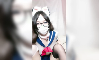 深圳罗湖眼镜学妹【困困兔吖】JK丝袜一字马舞蹈功底很强身体柔韧，妹子娇瘦穴特大！道具狂插(5)