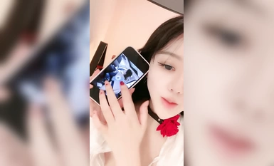 超粉嫩美穴，网红女神【诸葛】无毛嫩穴娃娃似的，掰穴揉搓，大尺度道具抽插，进进出出，深插到底